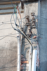 墙上的电线活力环境力量框架驾驶网络技术工业收费电压图片