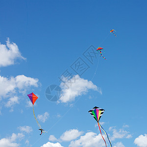 飞孩子们飞行章鱼喜悦风筝游戏乐趣孩子天空细绳图片