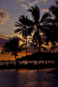 马达加斯加游泳池的日落图片