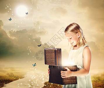 金发女孩开金银盒幸福棕褐色风景魔法场地孩子们月亮孩子想像力微笑图片