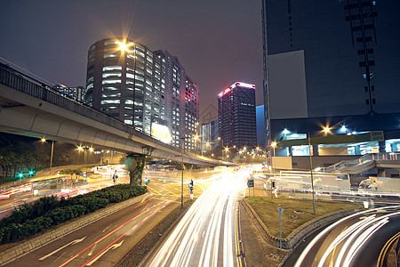 夜间在现代城市的交通运输场景地球蓝色戏剧性辉光街道景观速度驾驶图片