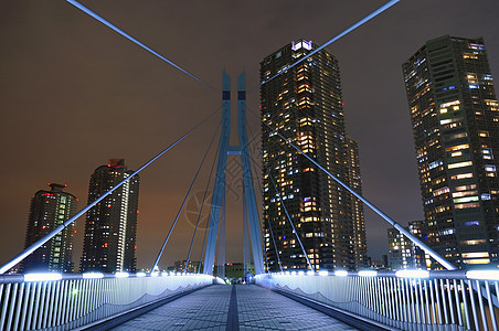 现代城市住宅金属建筑天空电缆照明景观摩天大楼图片