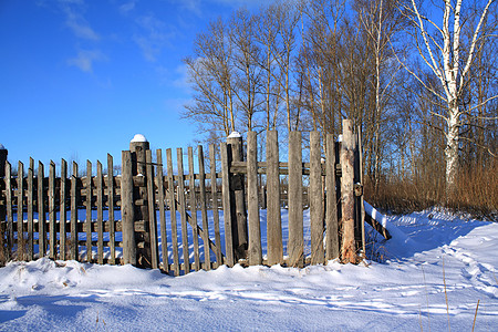旧围栏风化木头木材障碍风景城市杂草衬套财产指甲图片