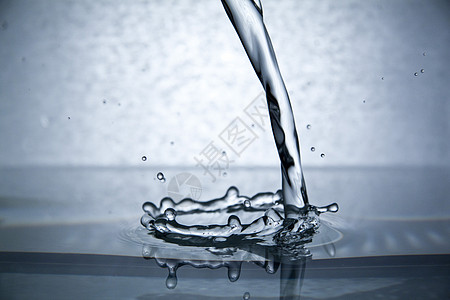 水喷水宏观液体温泉速度卫生活力气泡环境圆圈蓝色图片