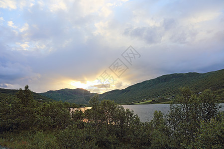 日落在山上 挪威的地貌 欧洲扫描环境框架天空天气太阳旅游地平线阳光美丽风景图片