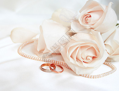 加盟扶持结婚戒指和玫瑰订婚珍珠墙纸夫妻传统未婚妻已婚阴影金子叶子背景
