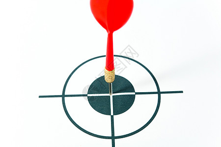 红色飞镖和目标背景图片