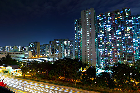 夜间在市中心交通建筑地球场景驾驶辉光公共汽车城市线条运动蓝色图片