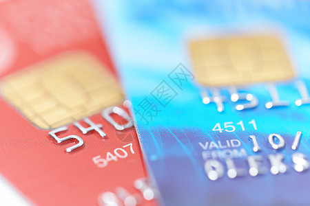 两张带有浅度DOF的信用卡借方货币零售蓝色芯片身份银行业电子贷款数字图片