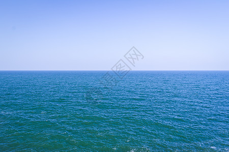 大连海景美丽的大海和蓝色的天空反射热带场景追求巡航寂寞冲浪享受海洋假期背景