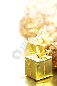 圣诞礼物和装饰传统假期礼物喜悦庆典季节火花丝带金属欢乐图片