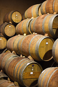 南非葡萄酒桶数栽培店铺酿酒职场藤蔓味道发酵食物木桶地下室图片