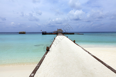 度假码头天蓝色旅行人行道环礁海景途径地平线海洋假期蓝色图片