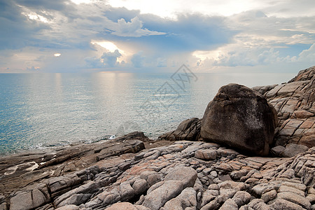 泰国高山水岛 海边的岩石风暴蓝色天空泡沫海岸线海洋气候地平线天气荒野图片