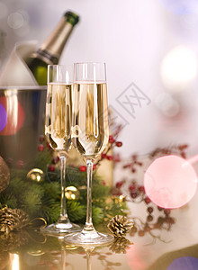 新年庆典 两杯香槟杯干杯瓶子夫妻邀请函卡片风格艺术饮料装潢火花图片