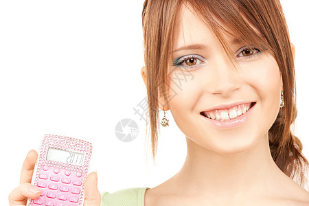 带有计算器的可爱少女女性快乐计算幸福白色粉色女孩黑发青少年微笑图片