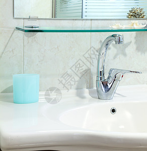 内部设计装饰毛巾房子镜子奢华淋浴房间洗手间风格浴缸图片