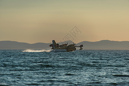 CL-415水轰炸机飞机再充填图片