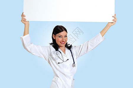 带横幅的年轻女医生学生临床实习生纸板木板女性卫生女士快乐工作图片