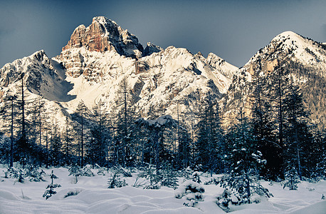 意大利阿尔卑斯山上的克罗达罗萨图片