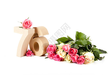 玫瑰床上年龄数字庆典工作室生日植物幸福纪念日红色叶子周年假期图片