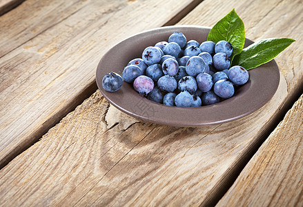蓝莓营养叶子甜点水果果味蔬菜食物美食桌子木头图片