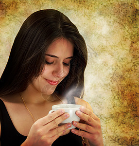 喝咖啡的美丽的年轻女子咖啡微笑咖啡店女性蒸汽女士食物味道饮料黑发图片