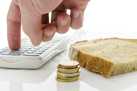 计算食物支出计算食品费用花费金融贫困赤字价格预算男性经济危机面包图片