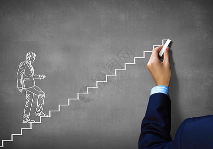推广概念粉笔成就楼梯挑战男性商业黑色黑板领导男人图片