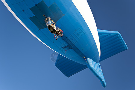 气球帆热气蓝色飞艇天空飞行图片