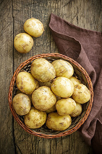 新土豆植物食物饮食团体木头淀粉马铃薯烹饪收成蔬菜图片