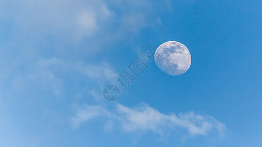 白昼的月亮月球天空图片