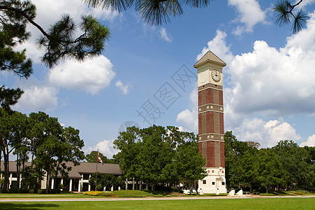 Pensacola州立学院钟楼高清图片素材