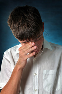 伤感的青少年青年焦虑黑色罪行哭泣悲哀工作室衬衫失败悲伤图片