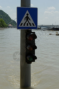 淹水城市灾难天气交通损害溪流热带季节海浪活力环境图片