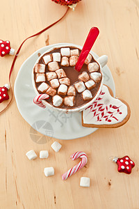 热巧克力加棉花糖红色丝带糖果棒展示饼干条纹装饰品星形可可饰品图片