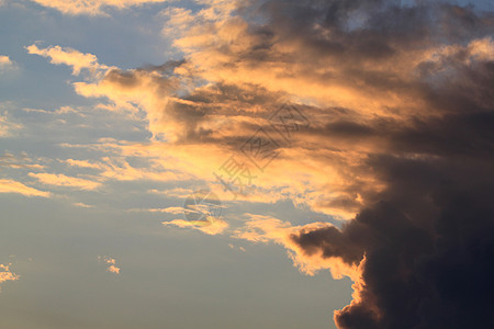 夜空中的黑云天空灾难气象戏剧性蓝色情绪雷雨雨层云环境暴风雨图片