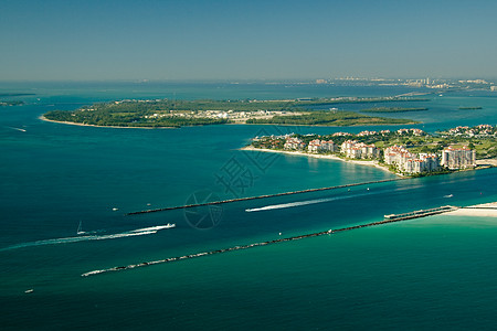 岛上的建筑物支撑目的地摄影景观旅游码头触角天线城市晴天图片