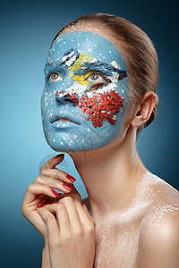 美丽的时装模型 有冬季风格的面容艺术女孩蓝色工作室皮肤女士雪花冒充化妆品头发造型图片