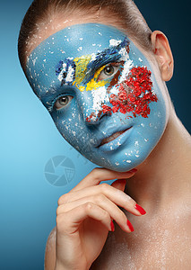 美丽的时装模型 有冬季风格的面容艺术蓝色雪花山雀女士工作室化妆品造型女性嘴唇皮肤图片