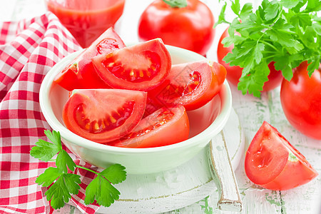新鲜红番茄沙拉烹饪水果叶子蔬菜植物桌子西红柿农业营养图片