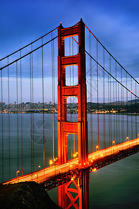 金门大桥 旧金山地标波浪海岸港口蓝色爬坡海滩海洋反射城市图片