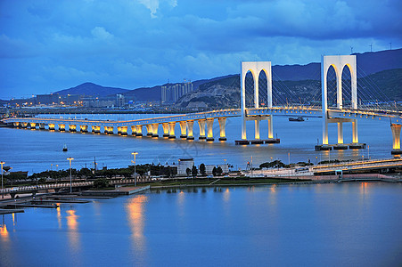 佛山千灯湖澳门桥的夜间风景背景