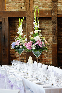 婚礼花花中心玻璃派对花束装饰品庆典奢华接待餐饮白色图片