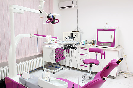 使用椅子和设备进行牙科手术药品牙医外科座位用具房间工作工具家具医院图片