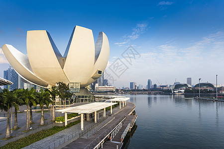 新加坡科学馆观景台建筑景观场景博物馆码头市中心天空城市旅游地标图片