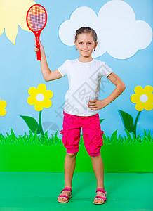 暑期工作室的年轻女孩童年配饰乐趣植物女儿喜悦微笑青年帽子眼睛背景图片