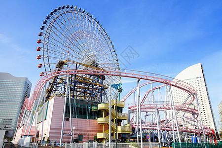 横滨的马苏丁公园建筑滚筒旋转建造酒店圆圈天空梯子地标车轮图片