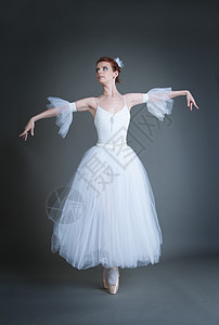 灰色背景上的芭蕾舞足尖剧院灵活性平衡舞蹈家演员青少年脚尖女性身体图片