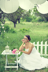 户外婚礼假期婚姻树木花园装饰女士仪式奢华花束灯笼图片